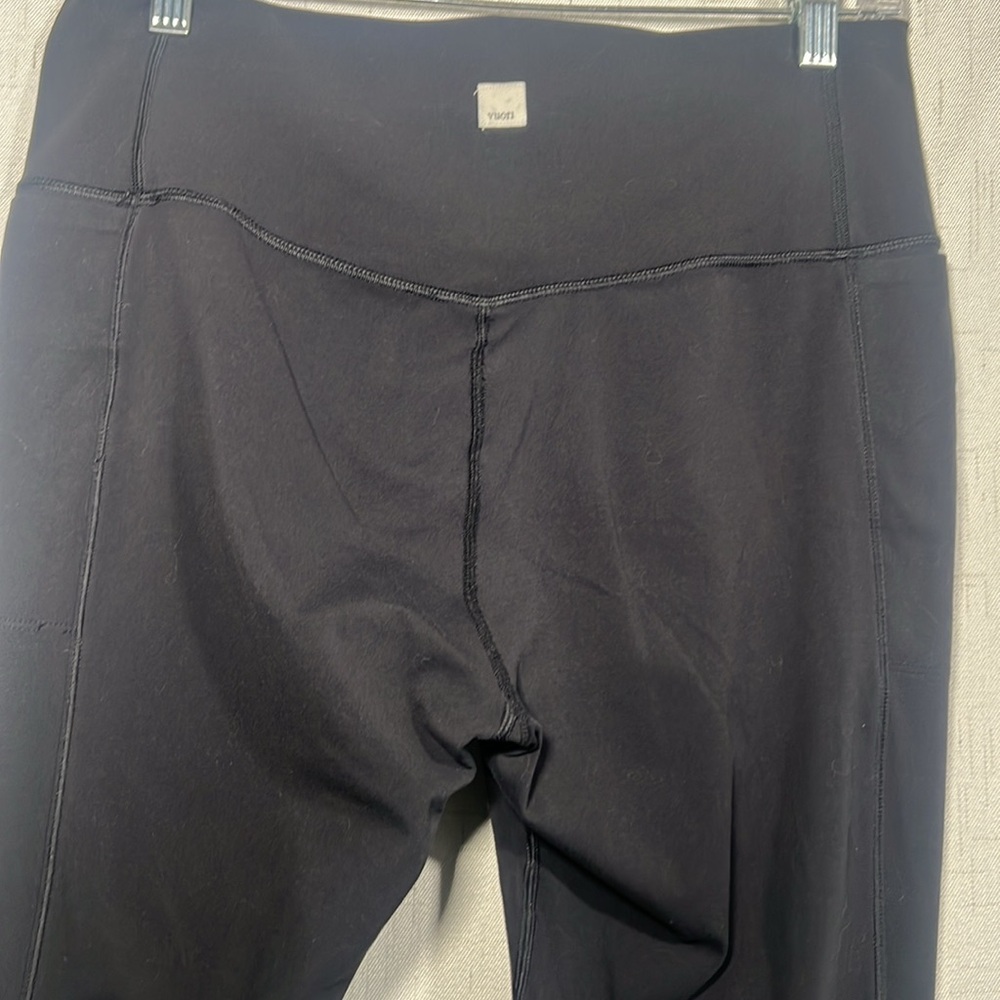 Vuori Black High-Waist Leggings - Picture 4 of 9